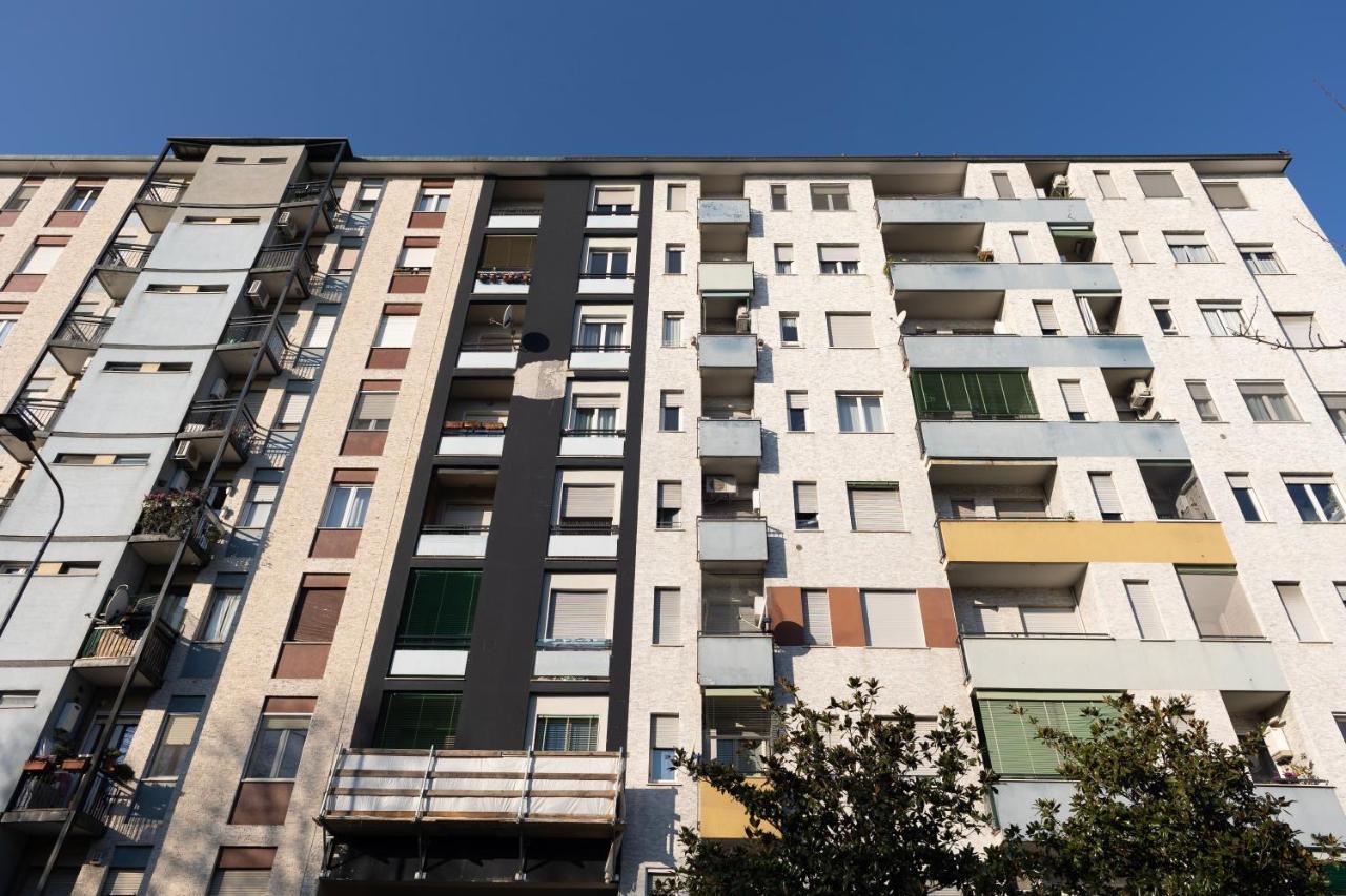 Bilocale Moderno Ed Esclusivo Apartment Milan Exterior photo
